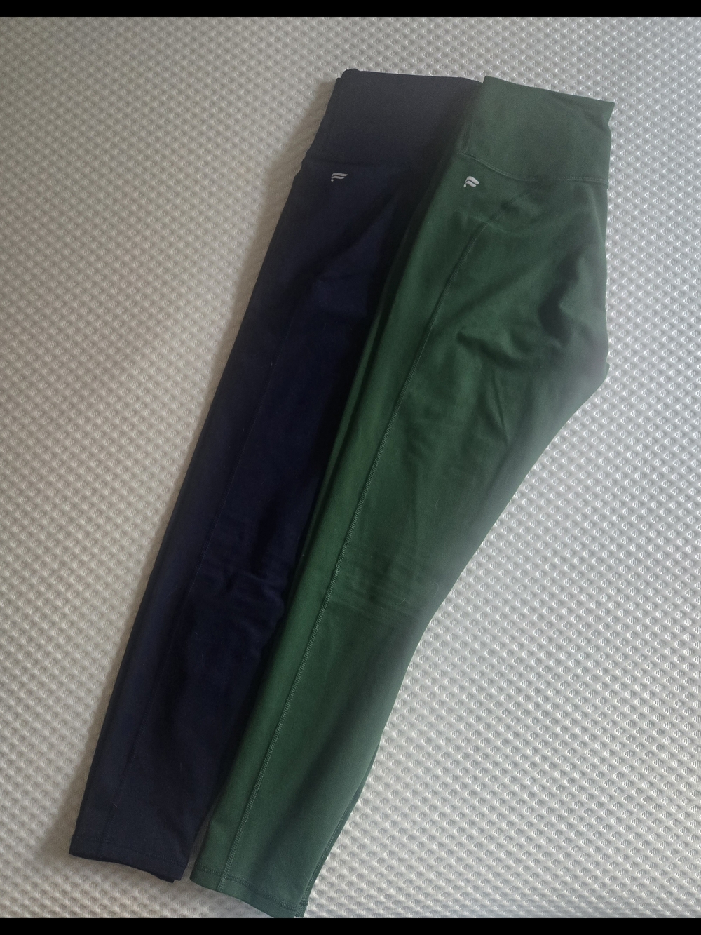 Fabletics Define PowerHold High-Waisted Leggings 7/8  Palm Green & Abyss